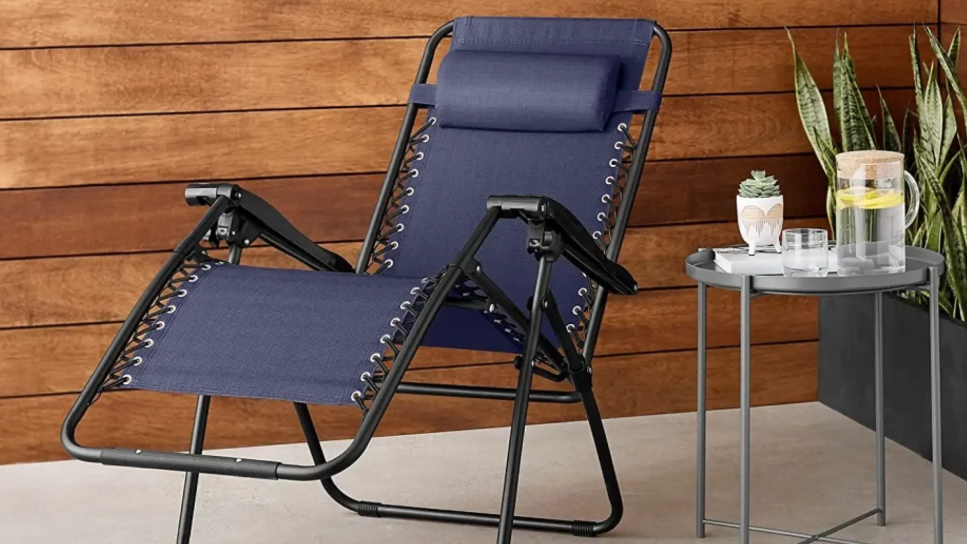 AmazonBasics Zero Gravity Folding Lounge Chair